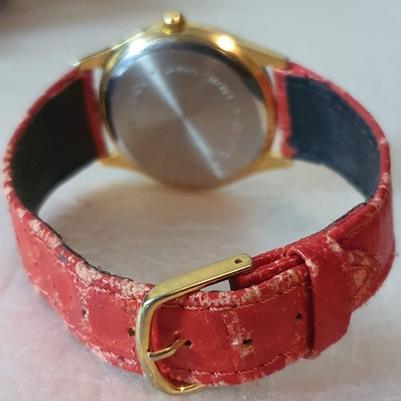 🦋10/$20🦋 Goldtone/Red Christmas Tree Women's Watch - Picture 3 of 4